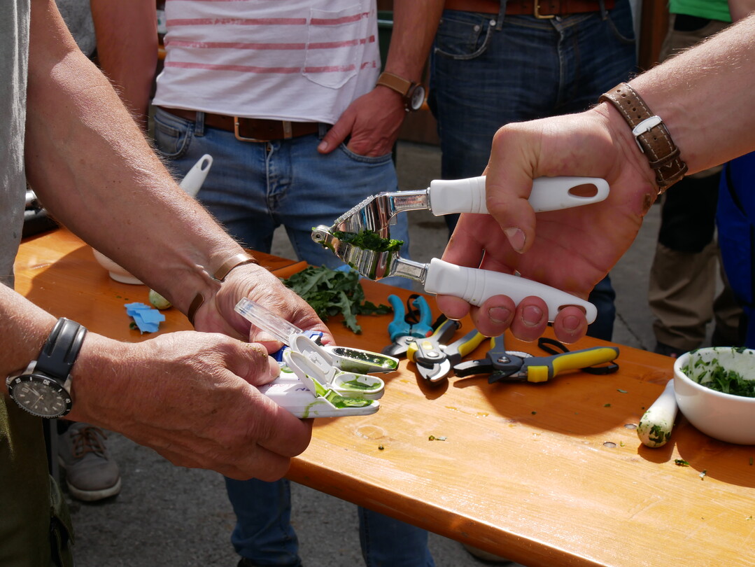 Pflanzensaft im Refraktometer gibt Aufschluss über die Stoffwechselsituation der Kultur.