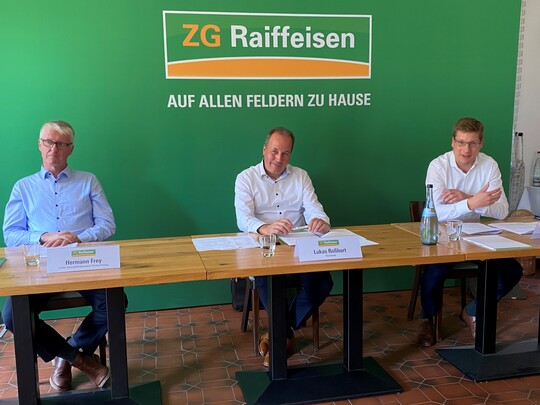 Getreideernte-Pressekonferenz bei der ZG: (v. l.) Hermann Frey, Leiter des Geschftsbereichs Vermarktung sowie Lukas Rohart und Dr. Holger Lbbert, Vorstnde der ZG Raiffeisen.