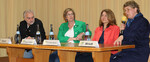 Diskussionsrunde mit (v.r.): Kerstin Wriedt, Initiative Milch 2.0; Dr. Dagmar Duda-Spiegel, MLR; LBV-Vizepräsidentin Rosi Geyer-Fäßler und Jürgen Geyer vom Verband der Milcherzeuger Bayern.