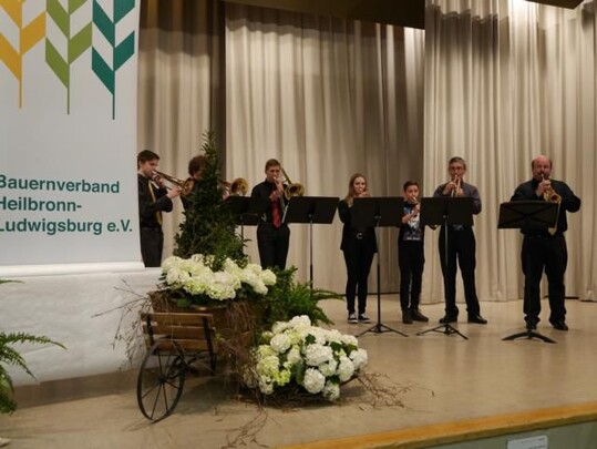 Das Blserensemble der Musikschule Schwieberdingen erfreute mit musikalischen Genssen gleich zu Beginn des Bauerntages.