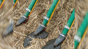 Die Ausbringung von Gülle und Gärresten mittels Schleppschuh reduziert ungewollte Nährstoffverluste.
