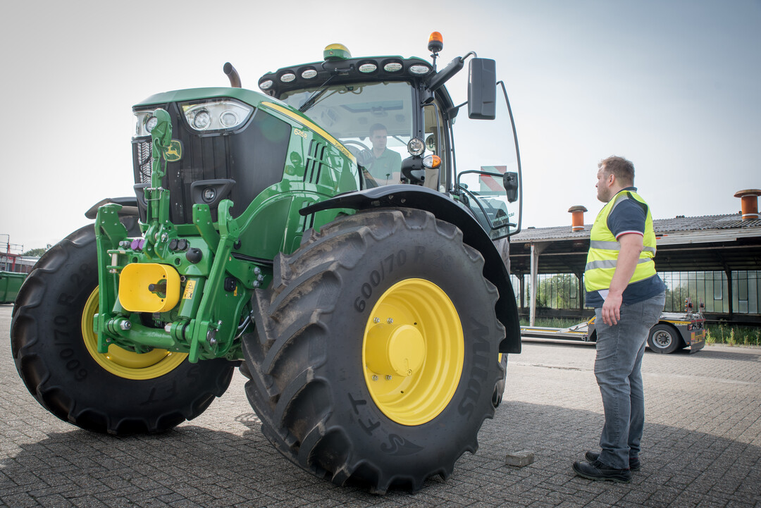 Der John Deere 6215R AutoPowr belegte beim Wendekreis mit 12,68 m den zweiten Platz. 
