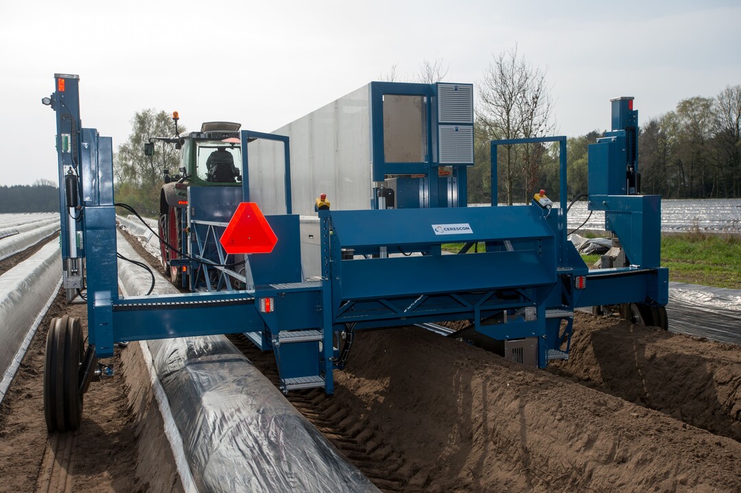 Der neue Spargelernter von Cerescon arbeitet automatisch