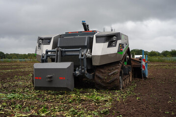 Zusammen mit AgXeed bringt Class den autonomen AgBot auf die Felder.