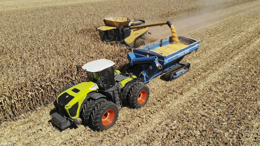 Der Lexion hatte damit bei der Rekordfahrt einen Durchsatz von nahezu 135 t pro Stunde oder eine LKW-Ladung alle zwlf Minuten.