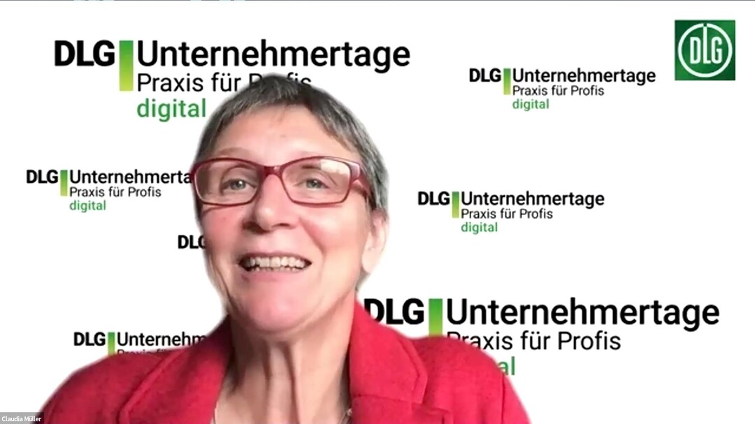 Claudia Mller vom Weidenhof in Wchtersbach zeigte, dass auch bei ihnen am Anfang eine groe Unsicherheit bestand  Cafs, Gastronomiebetriebe sowie zuletzt auch Schulen schlossen ihre Tren und so brach die Nachfrage im Groverbrauchermarkt ein. Doch der Privatkonsum sei gestiegen und der Weidenhof sei von Neukunden berflutet worden.
