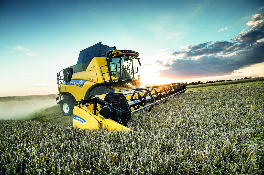 Der CR8.80, das grere der beiden 17"-CR-Modelle, wartet nach einem Leistungs-Upgrade mit maximal 517 PS auf und sei damit der marktweit PS-strkste Mhdrescher mit schmalem Rahmen.
