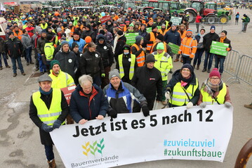 Treffpunkt an der Oberschwabenhalle: Los gehts auf den Marienplatz 