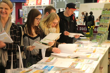 Reger Besucherstrom am ima-Stand auf der didacta
