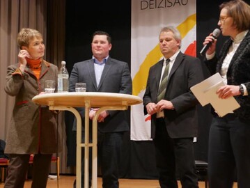 Dialog statt Monolog auf dem Podium und mit dem Publikum  Das beherzigen die Teilnehmer am Kreisbauerntag in Deizisau am Samstag, 27. Januar 2018. Im Bild (v. l.) Staatssekretrin Friedlinde Gurr-Hirsch, Kreisvorsitzende Tobias Briem, Siegfried Ngele und Moderatorin Ariane Amstutz.
