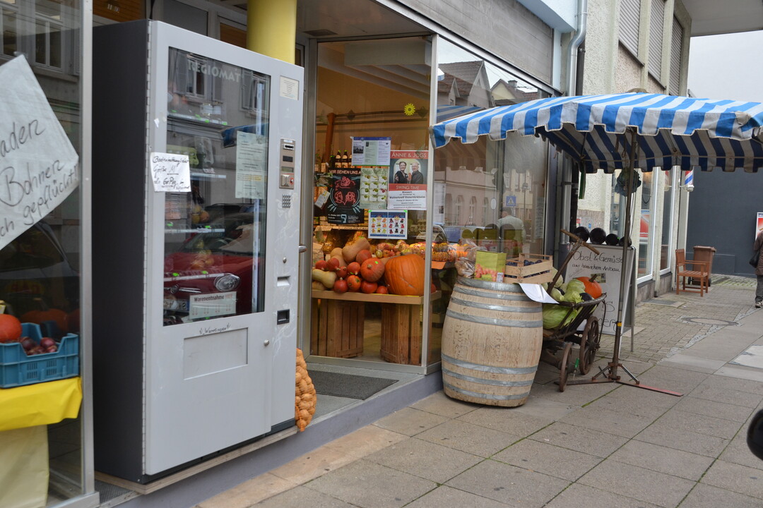 Warths Hofladen mit Regiomat - der Grtner bringt die Produkte in die Stadt