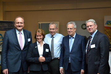 Im Bild von links: DBV-Prsident Joachim Rukwied, Minette Batters vom britischen Bauernverband NFU, Martin Merrild vom Dnischen Bauernverband DAFC, Marc Calon vom niederlndischen Bauernverband LTO und Peter Kendall vom Agriculture & Horticulture Development Board AHDB.