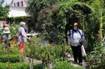 Im Garten von Gerhard und Petra Knaus