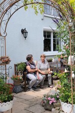Im Garten von Gerhard und Petra Knaus