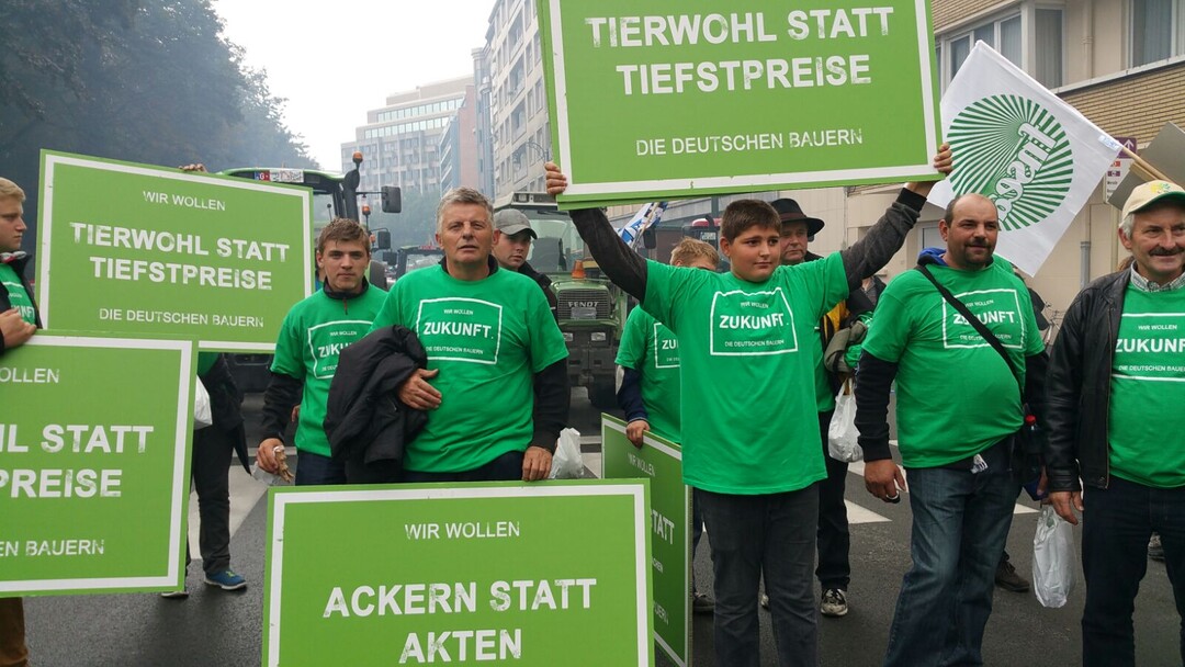 Deutsche Bauern demonstrieren am 7. September 2015 in Brssel am Rande des Sondergipfels der EU-Agrarminister.