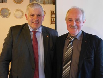 Der Emotionalisierung beim Pflanzenschutz mit Sachargumenten begegnen, rt MdB Hermann Frber; rechts Werner Kunz.