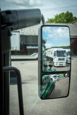 Gute Sicht durch Panoramaspiegel, die elektrisch verstellt werden können (John Deere).