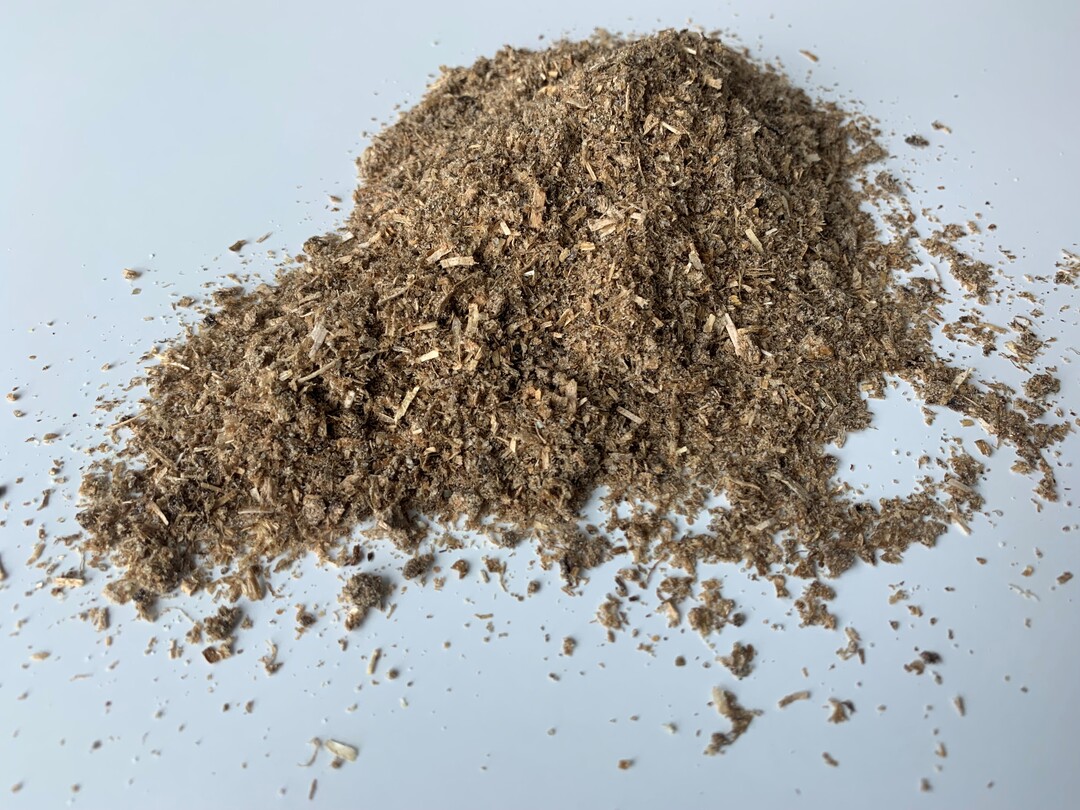 Das Ergnzungsfuttermittel E-Force der Vilofoss Group dient der Optimierung der Versorgung mit Vitamin E und damit des Vitamin-E-Status der Tiere. Anstelle der blicherweise eingesetzten Vitamin-E-Quelle Tocopherol-Acetat wird das besser absorbierbare RRR-Tocopherol verwendet, das mit Lecithin ummantelt einen laut Herstellerangaben guten Schutz vor Oxidation erhlt.