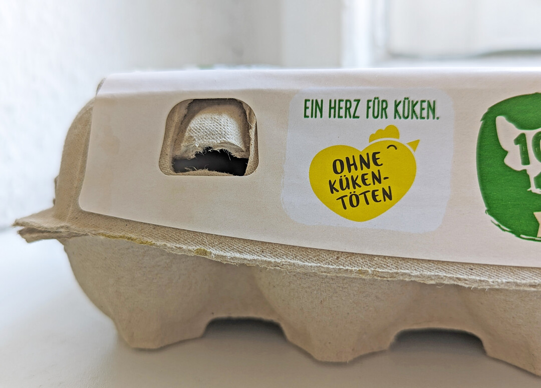 Lidl hat mit einer speziellen Kennzeichnung auf seinen Eier-Verpackungen fr Aufsehen gesorgt.