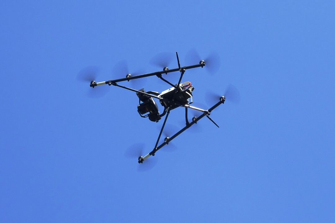 Unbemannte Fluggerte, auch Drohnen genannt, liefern Daten aus der Vogelperspektive, die Ausknfte ber den Zustand des Ackers und der darauf angebauten Feldfrucht geben knnen.