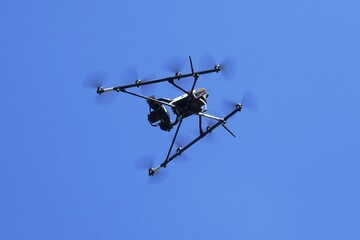 Unbemannte Fluggeräte, auch Drohnen genannt, liefern Daten aus der Vogelperspektive, die Auskünfte über den Zustand des Ackers und der darauf angebauten Feldfrucht geben können.