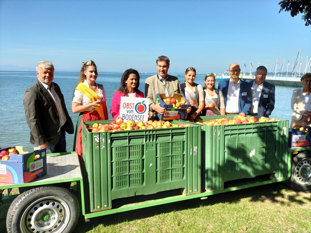Politprominz bei der Erffnung der Apfelsaison am Bodensee mit dem bayerischen Ministerprsidenten Markus Sder in Nonnenhorn. 