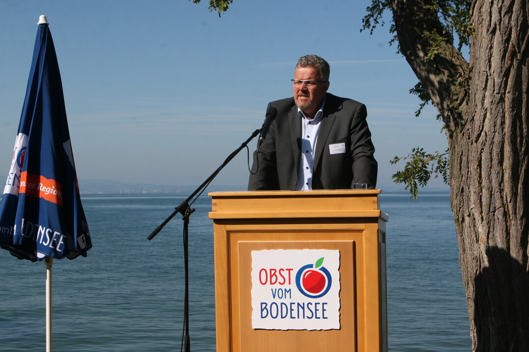 ber Ernteerwartungen und Marktaussichten informierte Jrgen Nssle von der Wrttembergischen Obstgenossenschaft (WOG). 
