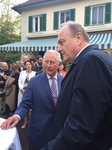 Gedankenaustausch ber Themen der Landwirtschaft zwischen Prsident Joachim Rukwied (r.) und Prinz Charles.