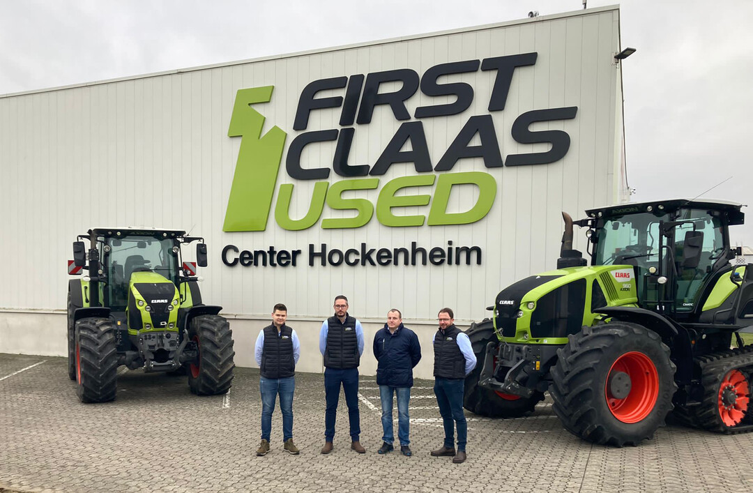 V. l.n.r.: Nils Schulze-Varnholt (Verkufer FCU Center Molbergen), Thomas Mller (Head of FCU Center Molbergen), Sascha Mohr (Head of FCU Center Hockenheim), Torsten Prael (Head of Used Machinery Business Germany).