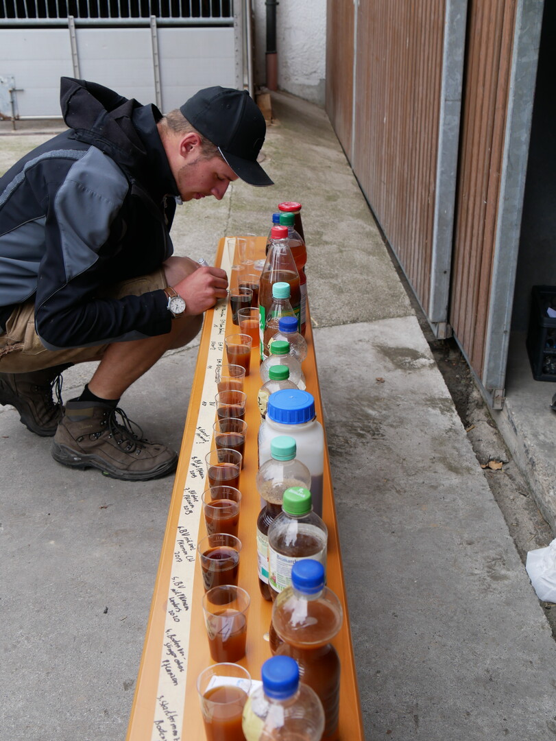 Das Ferment soll die Flächenrotte so gestalten, dass sie zum Humusaufbau beiträgt und den Kohlenstoff fixiert
