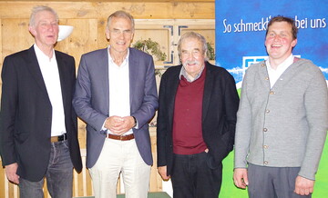 Von links: Hans Tober von der muva Kempten, Kardiologe Dr. med. Ulrich Hildebrandt, Ernst Wirthensohn vom Kulturlandbro Wirthensohn und Landwirt Michael Lerf.