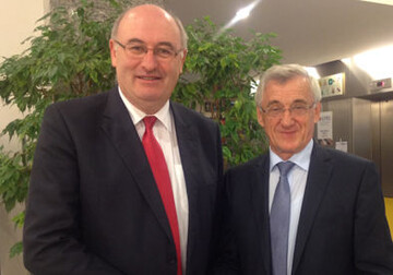 Der Agrarsprecher der EVP-Fraktion im Europaparlament Albert Dess (r.), trifft den neuen EU-Agrarkomissar Phil Hogan zu einem ersten Gesprch. 