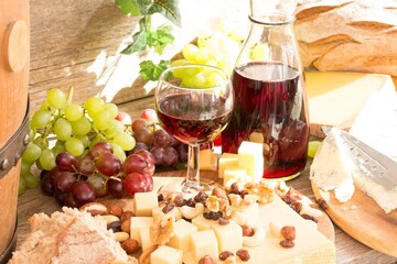 In Maen getrunken ist Wein ein Genussmittel.