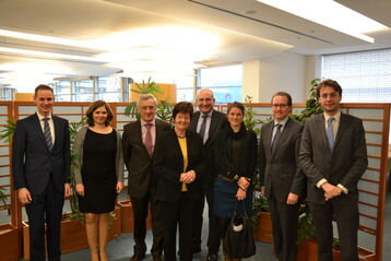 Wilhelm Brggemeier (WLV), Dr. Phillip Inderhees (DMK) und Dr. Simon W. Schlter (DBV) bei Gesprchen zu Nachhaltigkeit und Tierwohl mit den Europaabgeordneten Elisabeth Jeggle und Albert De