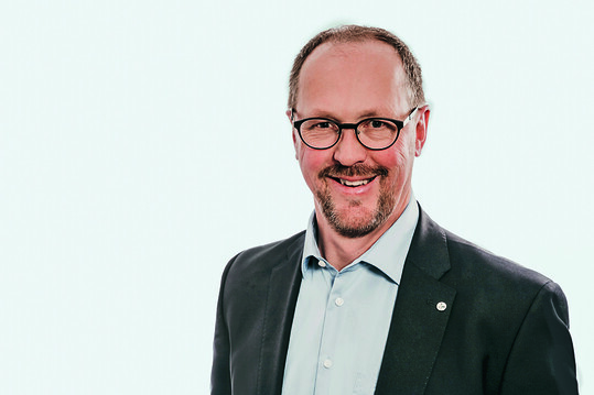 Der BRS-Vorsitzende Georg Geuecke sieht die drohenden Mittelstreichungen fr das Bundesprogram Nutztierhaltung kritisch.