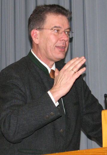 Staatssekretr Gerd Mller in St. Johann, Landkreis Reutlingen: "Ich hoffe, die deutsche Milchwirtschaft findet beim Export ihren Weg und kann sich einen Markt aufbauen und entwickeln."