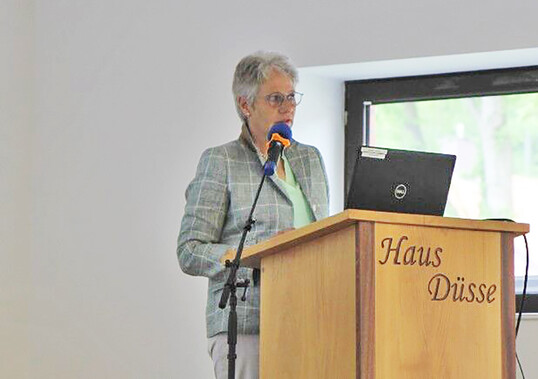Kreislandwirtin Gerlinde Hollmann erffnete den NRW-Geflgeltag 2023 auf Haus Dsse.