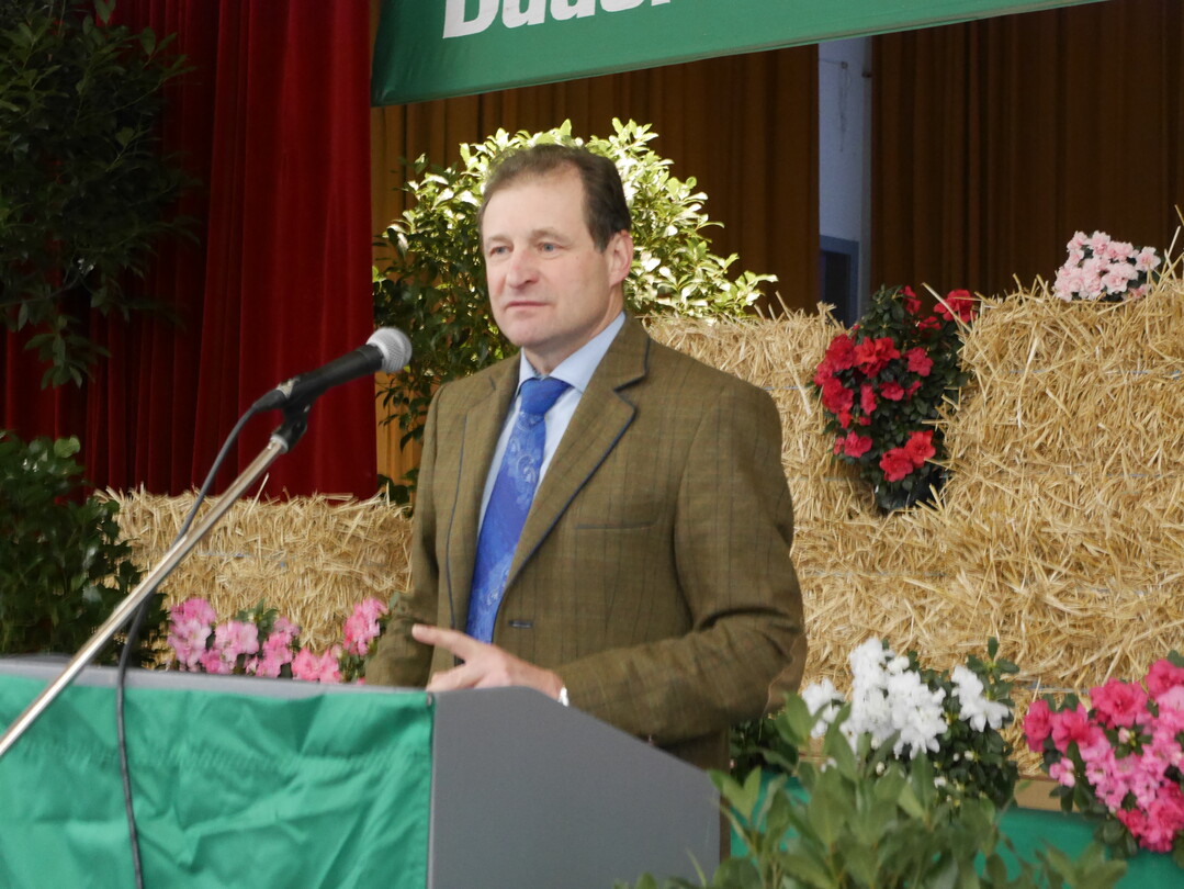 Dr. Ewald Glaser, Vorstandsvorsitzender der ZG Raiffeisen eG, Karlsruhe, analysiert die Rohstoffmrkte.