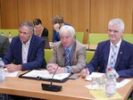 Teilnehmer und Diskutanten (von links): LBV-Vizepräsident Gerhard Glaser; Hubert Hopp, Glasers Stellvertreter im Bauernverband Biberach-Sigmaringen; CDU-Landtagsabgeordneter Klaus Burger.