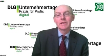 Dr. Sven Grupe von der Koesling Anderson LEB GmbH wies auf die grten Herausforderungen fr Milcherzeuger im Ausnahme-Frhjahr 2020 hin: Lieferketten, Mitarbeitergesundheit und interne Kommunikationswege, niedrige Auszahlungspreise sowie die Optimierung der Produktionsprozesse.