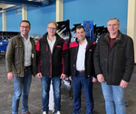 Freuen sich über die Zusammenarbeit: (v.l.) Christian Blöcker, Rabe Agrartechnik, mit Ron Smit und Jack Thibaudier von Homburg sowie Bernhard Schmidt, Rabe Agrartechnik.