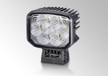 Neben dem bereits bekannten LED Arbeitsscheinwerfer Q90 compact ist nun auch der Power Beam 1800 compact, der Power Beam 1000 compact und der Oval 100 compact mit dem speziellen Kunststoffmaterial Thermo Pro ausgestattet. 