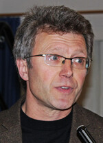 Emanuel Hensler vom Landratsamt Sigmaringen, Fachbereich Landwirtschaft erläuterte die Entwicklung der Milchquotenpreise, die zum Ende hin immer weiter fallen und das komplizierte Saldierungsverfahren auf Molkerei- und Bundesebene.