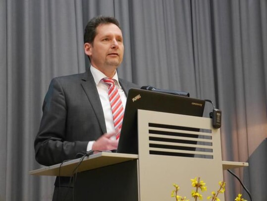 Gingens Brgermeister Marius Hick stellte seine Gemeinde vor.