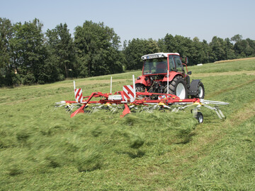 Der neue Hit 6.80 mit 7,45 m Arbeitsbreite fr kleinere Betriebe.