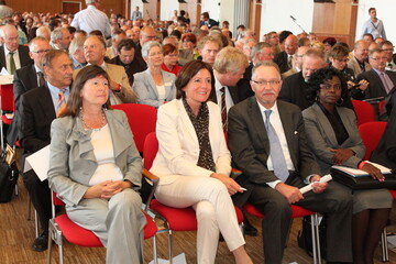 Ulrike Hfken links