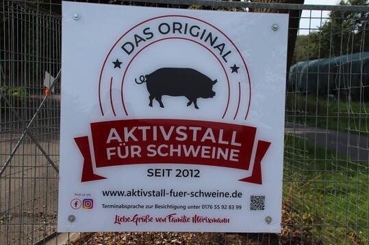 Das Aktivstallkonzept steht f�r eine tiergerechte und kontrollierte Besch�ftigungswelt.   