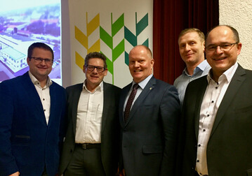 v.l.n.r: Vorsitzender Bauernverband Jrgen Maurer; Geschftsfhrer Milchwerk Crailsheim-Dinkelsbhl Josef Vgele; Milchprsident Deutscher Bauernverband und Prsident Hessischer Bauernverband Karsten Schmal; Mitglied Geschftsfhrender Vorstand, Mitglied Milchausschu und Landwirt Marcus Nbel; Geschftstfhrer Bauernverband Helmut Bleher