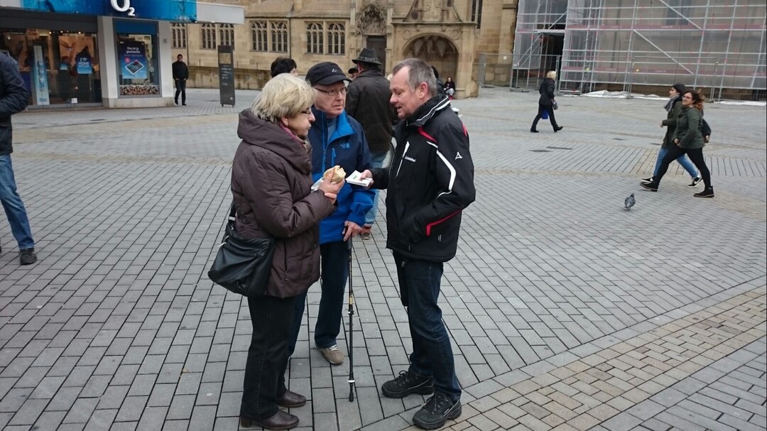 Im Gespr�ch vor Ort in Heilbronn