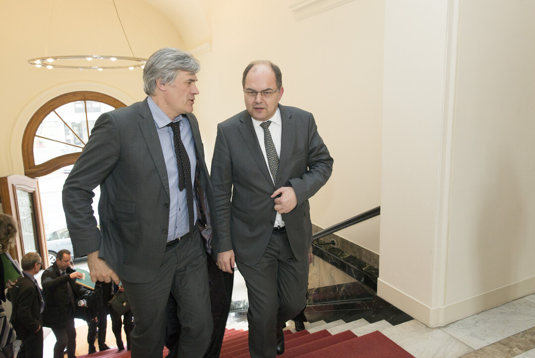 Bundeslandwirtschaftsminister Christian Schmidt (rechts) und sein franzsischer Amtskollege Stphane Le Foll beim gemeinsamen Termin in Berlin.
